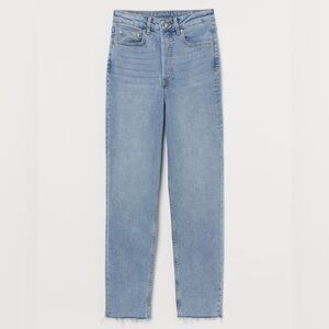 Mom High Ankle Jeans in Light Denim Blue in Size 8